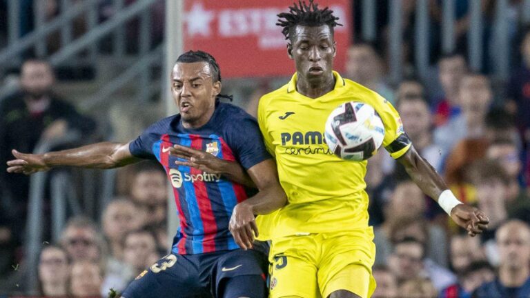 El Villarreal perd davant el Barcelona amb tres dianes encaixades a la primera meitat