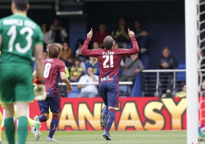 Un Villareal poc afortunat i un polèmic penal en contra enfonsen als grocs davant l'Eibar