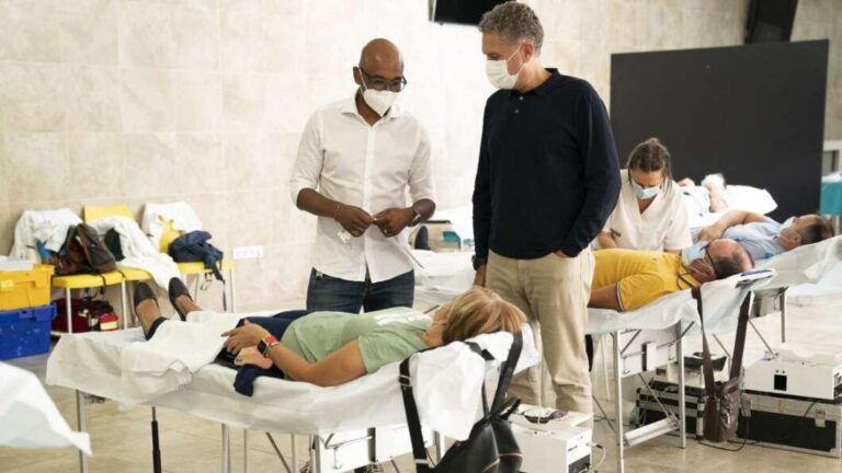 Guanya dos entrades per al Vila-real CF donant sang hui