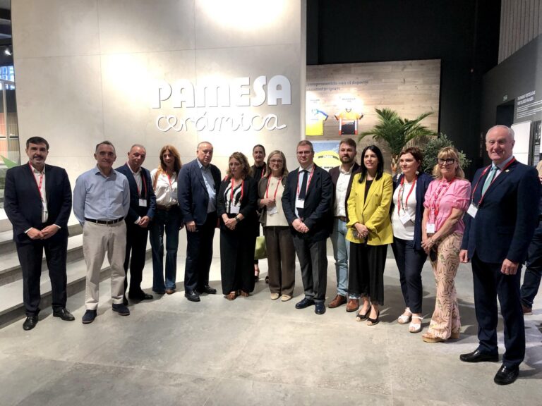 Roig reivindica millores per a la cogeneració i el transport de la ceràmica però rebutja ajudes