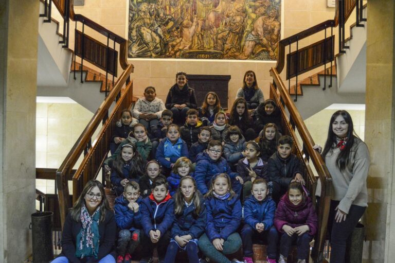175 escolars de Pius XII i Pintor Gimeno Barón coneixen la història de Vila-real 