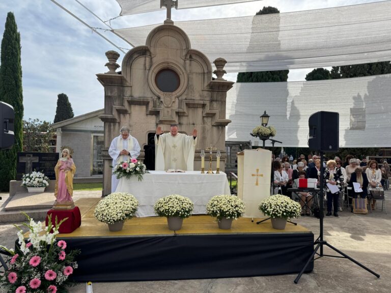 Vila-real rehabilitarà d’urgència 61 columnes de nínxols del cementeri municipal