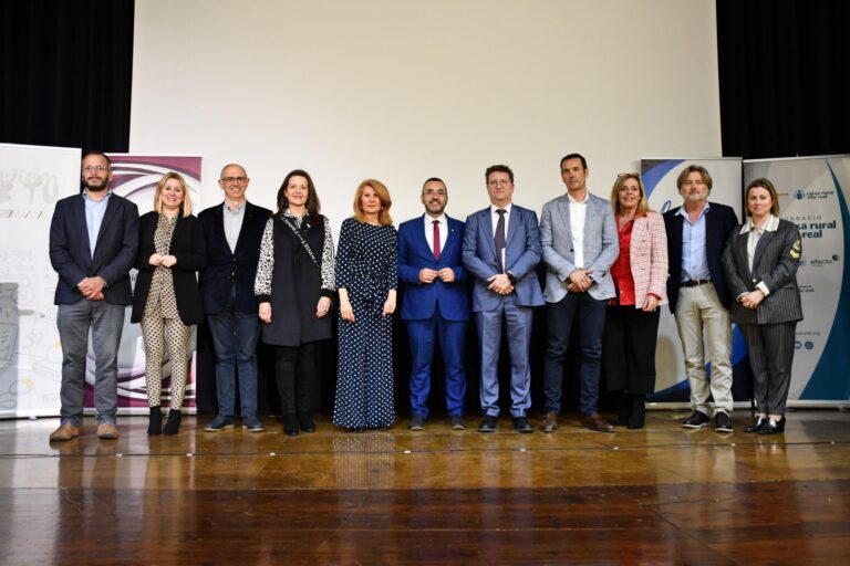 Vila-real acull la xarrada ‘Prevenció i detecció del suïcidi en l’adolescència’