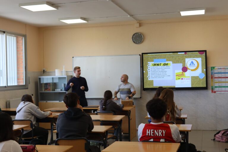 La Regidoria de Joventut de Vila-real reedita les xarrades als instituts per donar a conéixer els serveis de l’Espai Jove