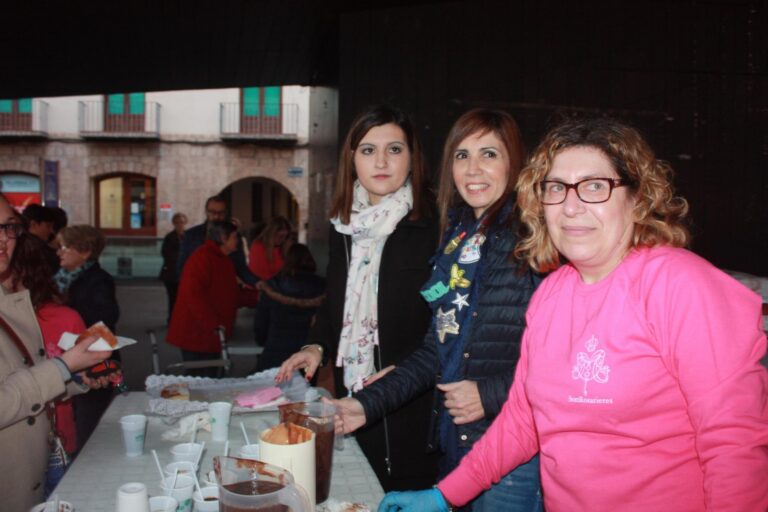 Les Rosarieres celebren la seua xocolatada solidària a benefici de AFA Castelló