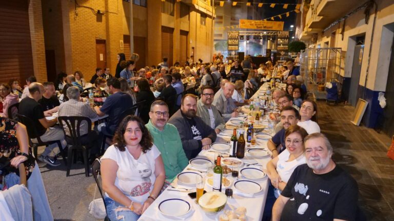 La Xulla en les Festes del Barri de Sant Miquel reunix veïns i autoritats locals