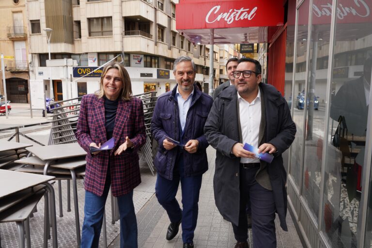 Juan Bravo i Adrián Casabó presenten a Vila-real el "contracte d'esperança" del PP