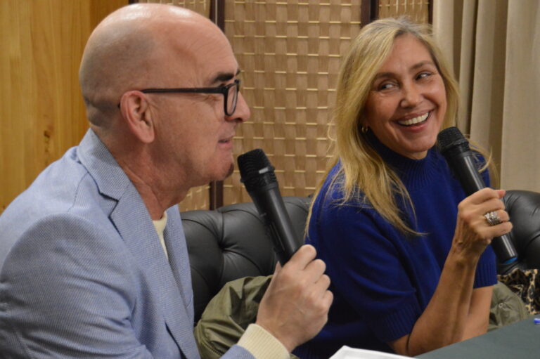 Vila-real Negra rep Marta Robles per a la presentació de la seua nova novel·la ‘Amada Carlota’