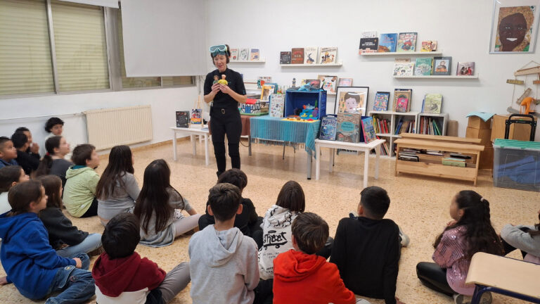 Més de 550 escolars de Vila-real descobreixen el paper de la dona en la ciència amb la campanya ‘Amb C de Científiques’