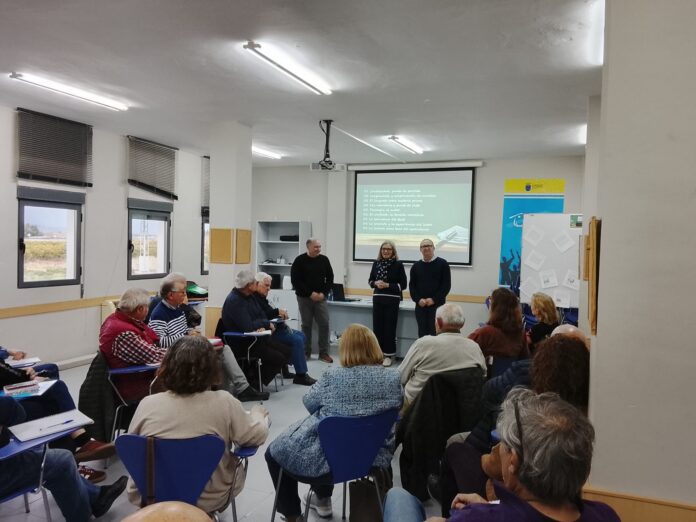 La UNED Sènior amplia presència i ompli aules amb llistes d’espera