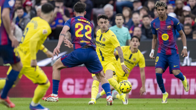 Lamine Yamal empetiteix a un Villarreal que surt golejat davant el líder Barcelona (4-1)