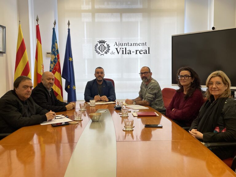 Reunión Ucovi i Ashiovi Vila-real
