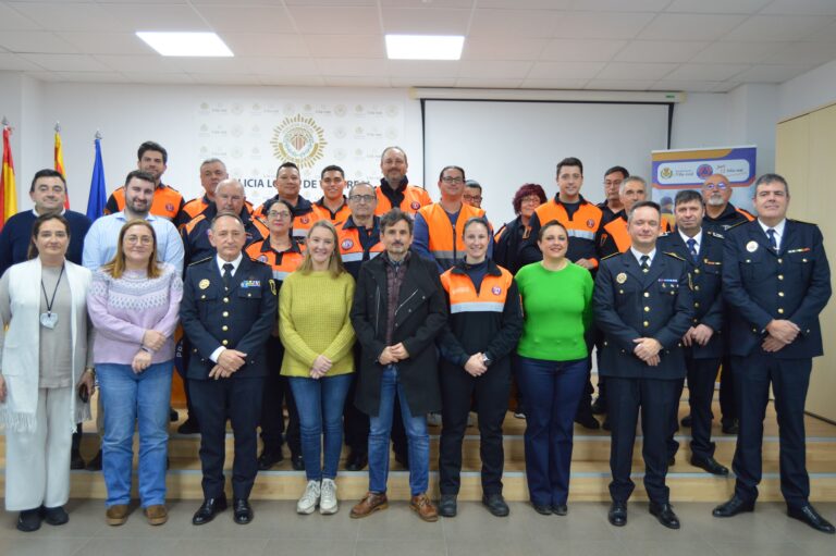 Vila-real ret homenatge al voluntariat de Protecció Civil i patrulles escolars