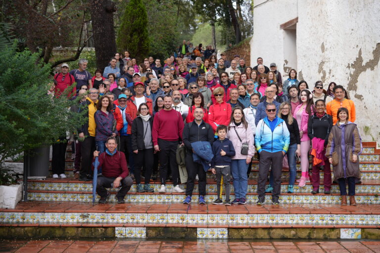 Unes 200 persones participen a la XVII Volta a Peu pel Terme de Vila-real