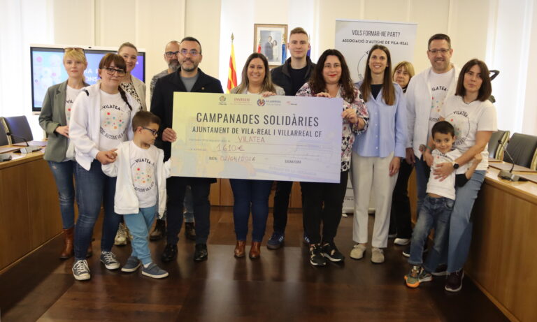 Lliurament xec solidari de 1.610 euros a l'Assocoació Vilatea 
