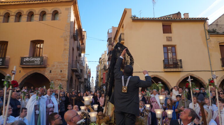 L’Encontre emociona la plaça de la Vila en el punt final de la Setmana Santa 2026