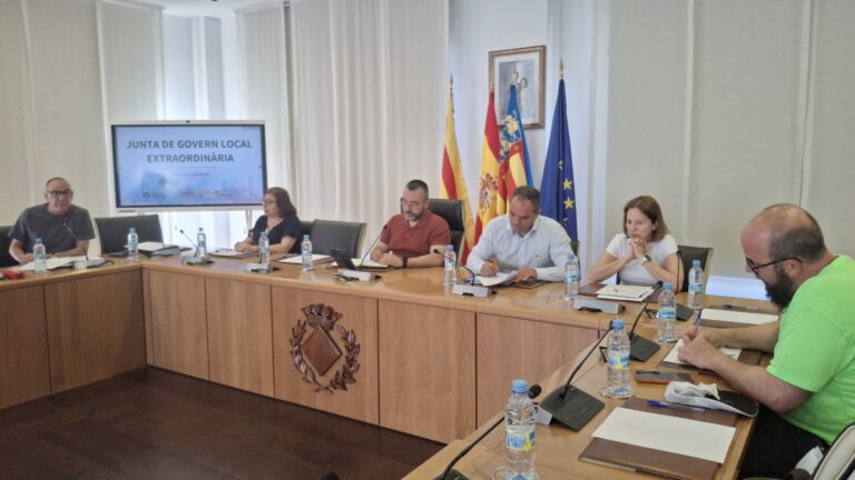 Vila-real amplia un mes la temporada d’ús de la piscina del Termet