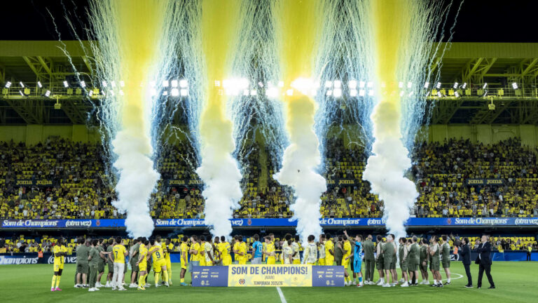 El Villarreal CF goleja a l'Atlético, queda tercer, acomiada a tres peces clau i celebra la plaça Champions (5-1)