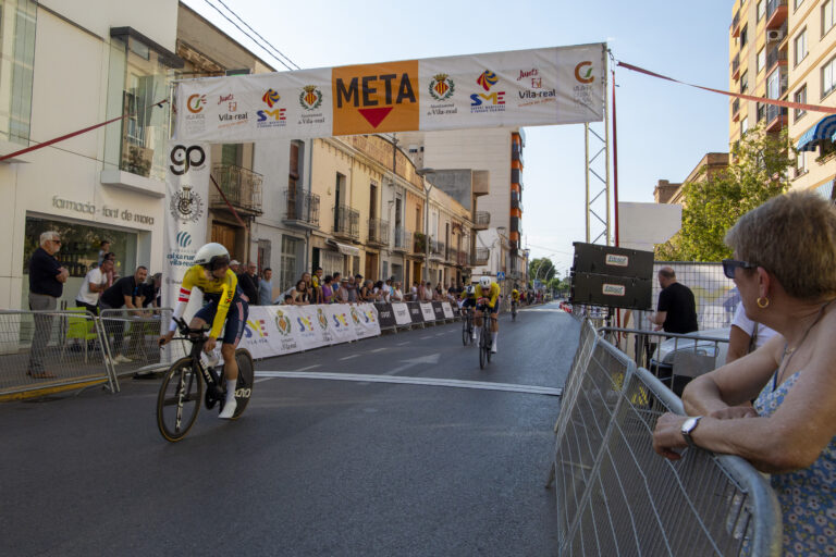 El GRC Jan Van Arckel guanya la contrarellotge inaugural del Gran Premi Vila-real de Ciclisme