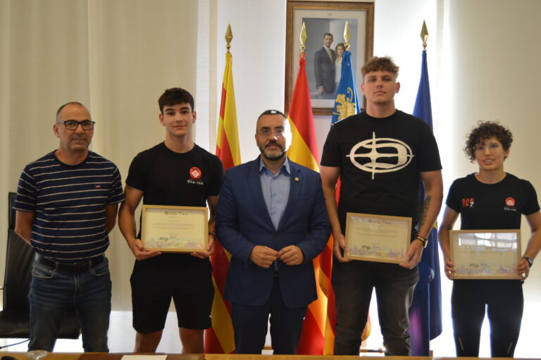 Recepció de l'ajuntament de Vila-real a Mar Robles, Manuel Clausell i Kevin Andrei