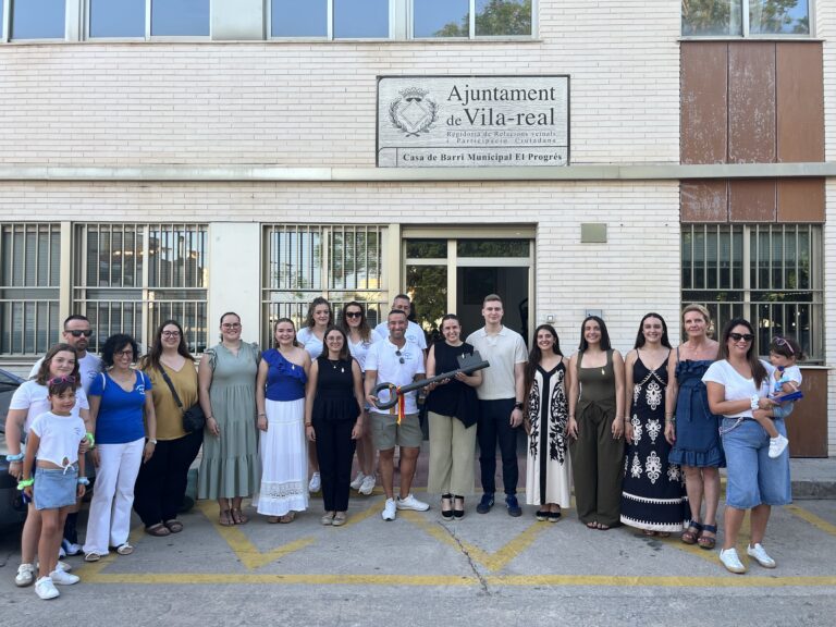 El Barri El Progrés enceta les seues festes amb el tradicional lliurament de la clau