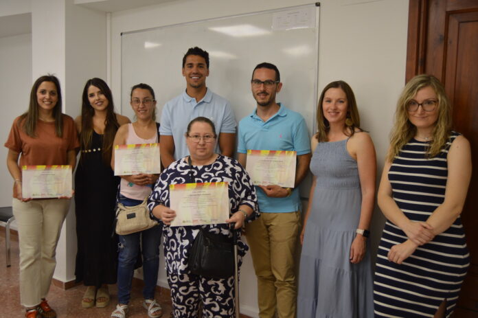 Vila-real lliura els diplomes del curs de valencià per a mares i pares