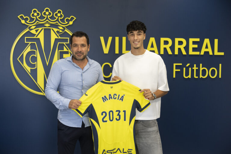 El Villarreal CF renova a Carlos Maciá fins a 2031