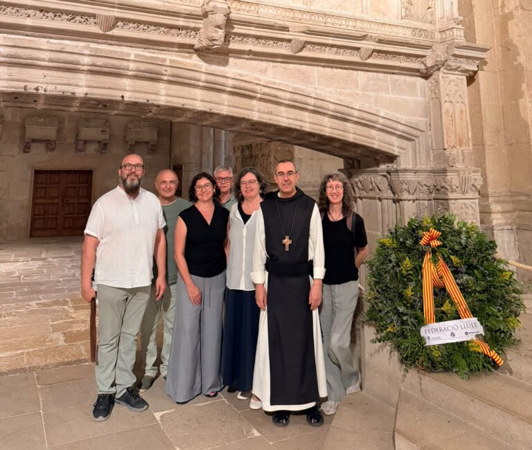 Vila-real participa en l'homenatge a Jaume I al Monestir de Poblet en el 750é aniversari de la seua mort