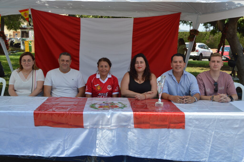 Vila-real celebra el 205é aniversari de la Independència del Perú