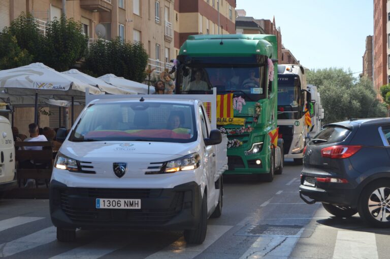 Prop de 40 vehicles participen en la celebració de Sant Cristòfol