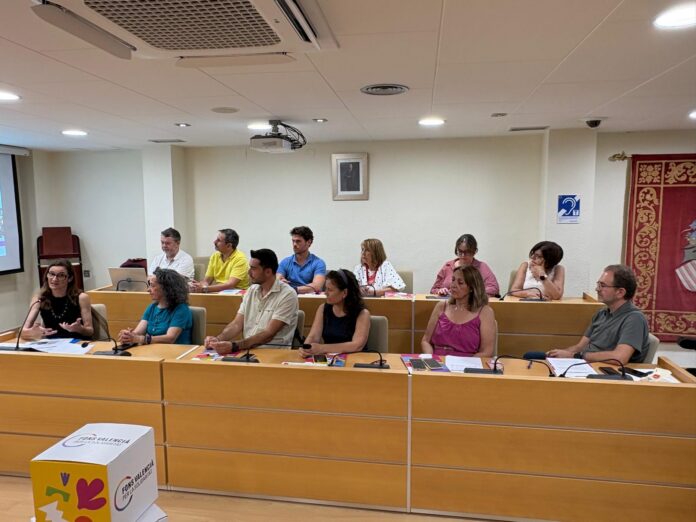 L'aportació municipal se suma a la campanya del Fons Valencià per la Solidaritat, que mobilitza més de 101.000 euros per a projectes d'Acnur i Unicef