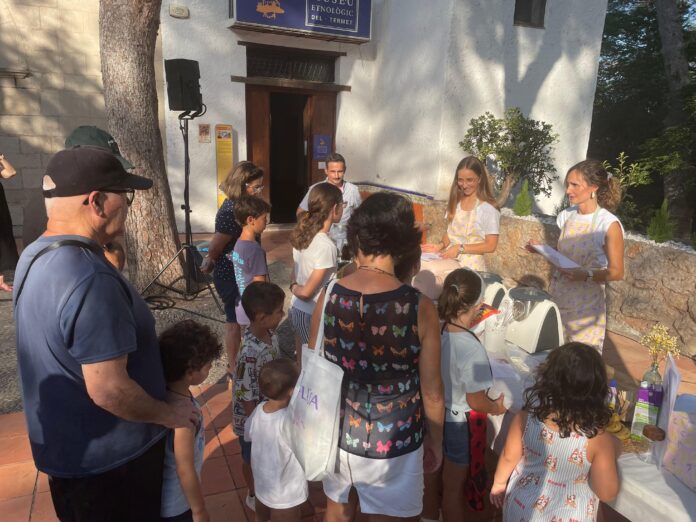 La plaça del Pastoret registra una gran participació en 'SummerXEF: Exploradors de sabor', una activitat dedicada a elaborar gelats saludables