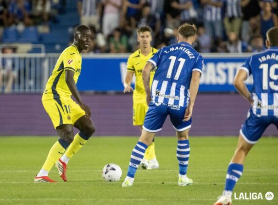 El Villarreal entropessa a Mendizorrotza i patix la seua primera derrota de la temporada (1-0)