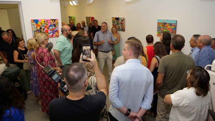 Cinc espais culturals acullen mostres de fotografia, art, tradició i patrimoni amb la participació de la reina Berta Beteta i la seua cort