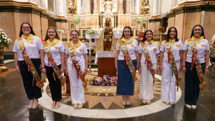 Vila-real celebra el pas del mantell de la Mare de D&eacute;u de Gr&agrave;cia amb una recollida solid&agrave;ria