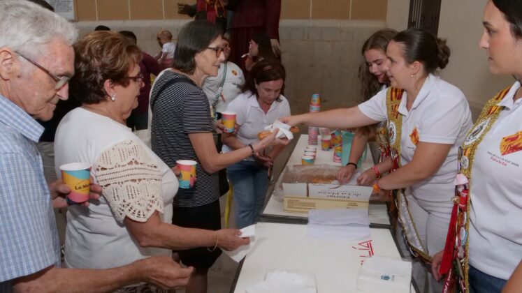 La placeta de l&rsquo;esgl&eacute;sia Arxiprestal ha acollit la XIV Trobada de Gr&agrave;cies i XII de bessons, amb la participaci&oacute; de deu Gr&agrave;cies i deu parelles de bessons