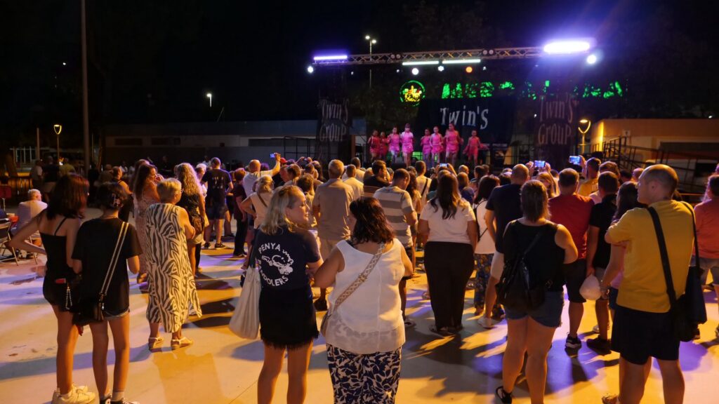 1.600 persones celebren el Macrosopar de Vila-real