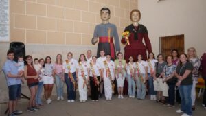 La placeta de l’església Arxiprestal ha acollit la XIV Trobada de Gràcies i XII de bessons, amb la participació de deu Gràcies i deu parelles de bessons