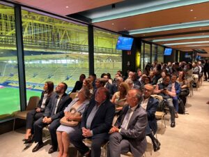 L’Estadi de la Ceràmica va acollir ahir una trobada de networking en el marc d’IGNITE 2026, Congrés Internacional d’Innovació Ceràmica, que va reunir autoritats, patrocinadors, conferenciants i representants empresarials després de la primera jornada de l’esdeveniment.