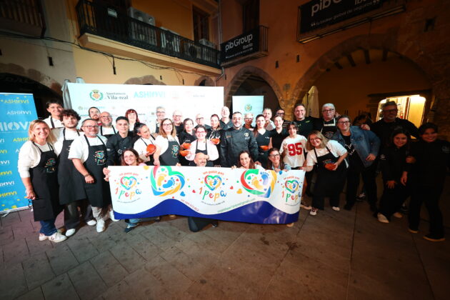 La degustaci&oacute; popular obri les jornades gastron&ograve;miques locals a benefici de l'Associaci&oacute; Un Petit Pas despr&eacute;s de ser ajornada per la pluja