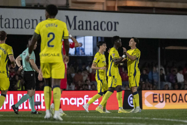 El 'Submarí' groguet imposa la seua autoritat a Na Capellera davant el CE Manacor en la Copa del Rei (0-5)