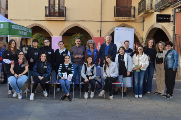 L&rsquo;Associaci&oacute; Castell&oacute; contra el C&agrave;ncer i l&rsquo;Institut Francesc T&agrave;rrega organitzen una jornada solid&agrave;ria a la pla&ccedil;a de la Vila amb motiu del Dia Mundial del C&agrave;ncer de Mama