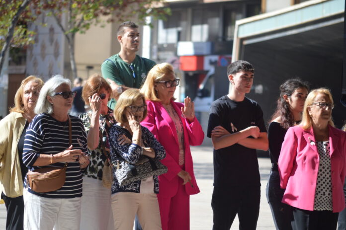 Vila-real alça la veu contra el càncer de mama amb un acte a la plaça Major