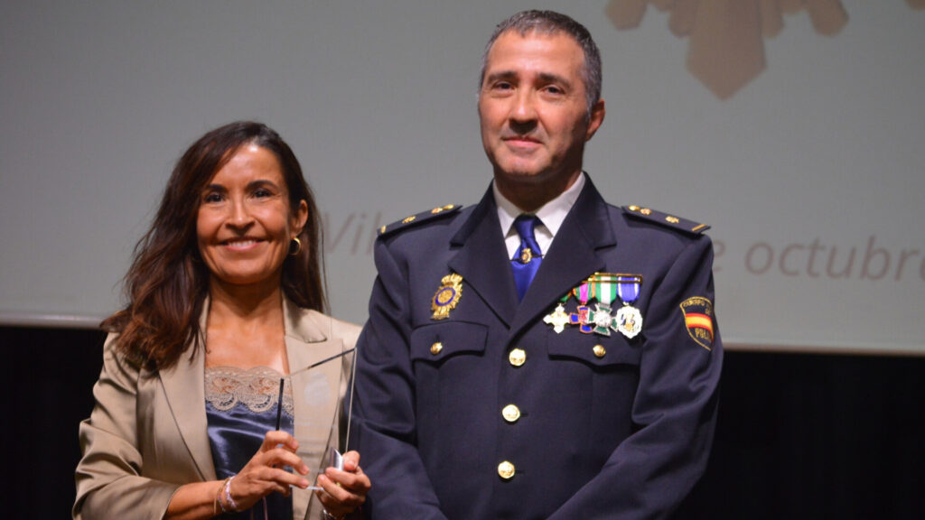 Vila-real celebra el Dia de la Policia Nacional amb medalles