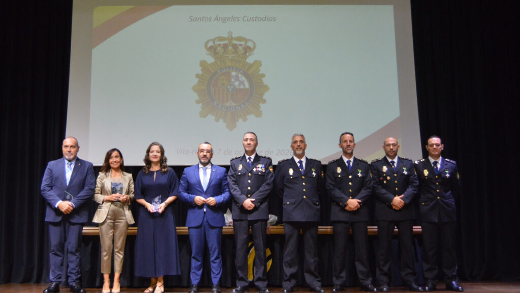 Vila-real celebra el Dia de la Policia Nacional amb medalles