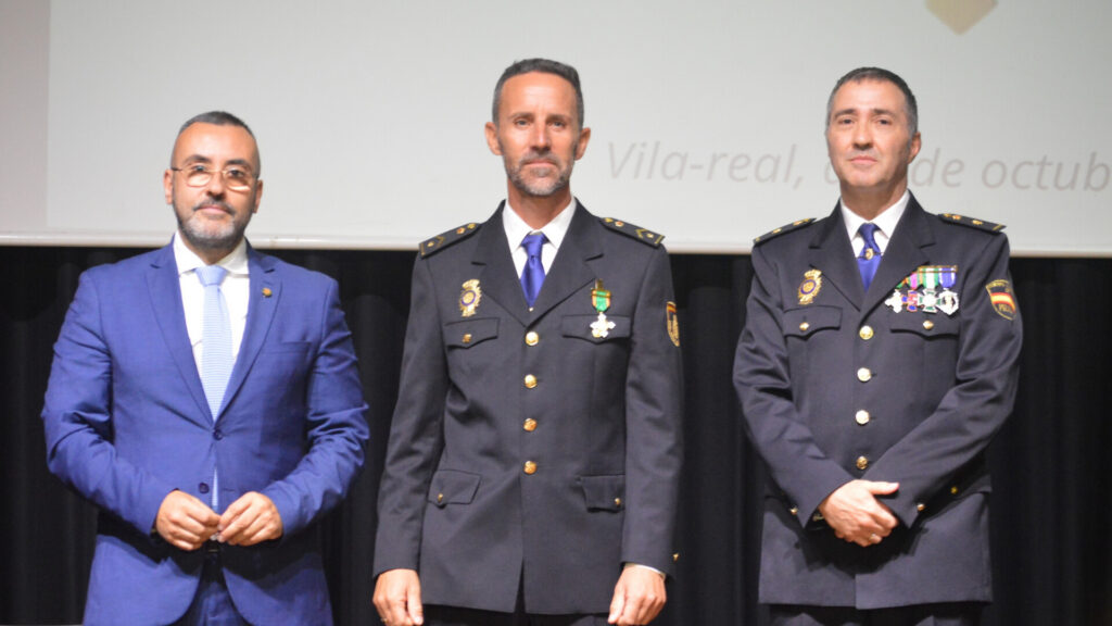 Vila-real celebra el Dia de la Policia Nacional amb medalles