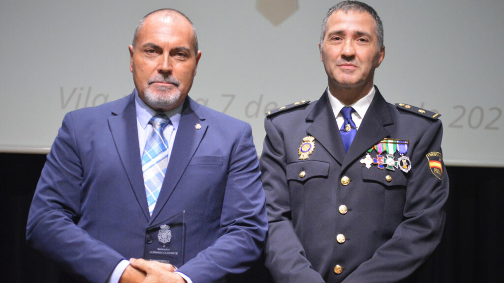 Vila-real celebra el Dia de la Policia Nacional amb medalles