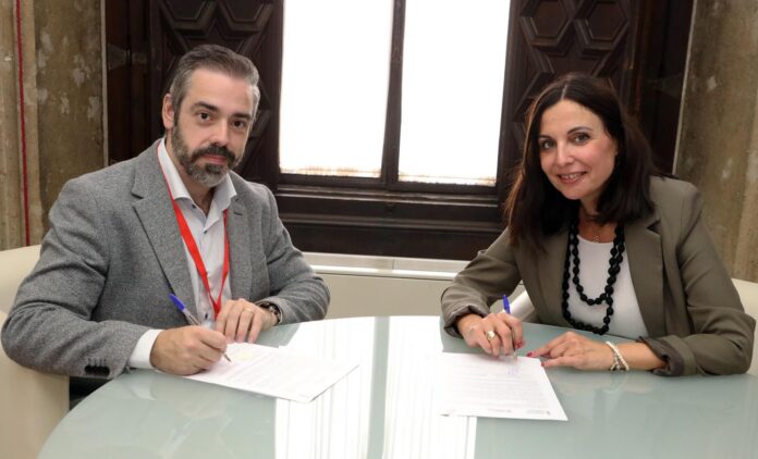 L’acord reforça la col·laboració amb Mitjans i la defensa del sector de la comunicació valenciana en un context de transformació