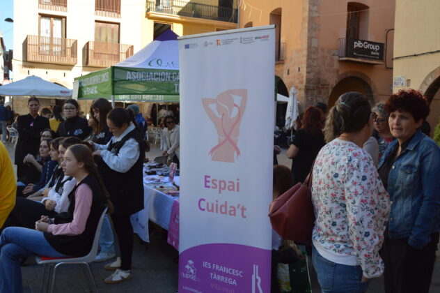 L&rsquo;Associaci&oacute; Castell&oacute; contra el C&agrave;ncer i l&rsquo;Institut Francesc T&agrave;rrega organitzen una jornada solid&agrave;ria a la pla&ccedil;a de la Vila amb motiu del Dia Mundial del C&agrave;ncer de Mama